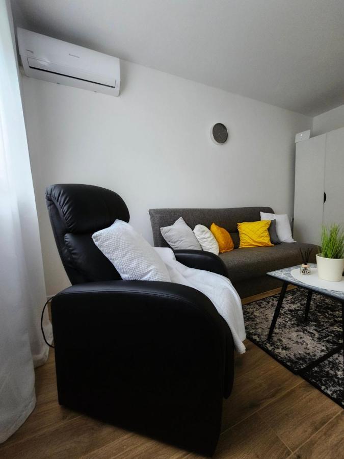 Marija Apartman Осиек Экстерьер фото